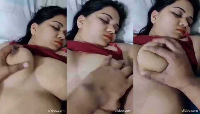 Sleepy Bhabhi Big Boobs Pressing